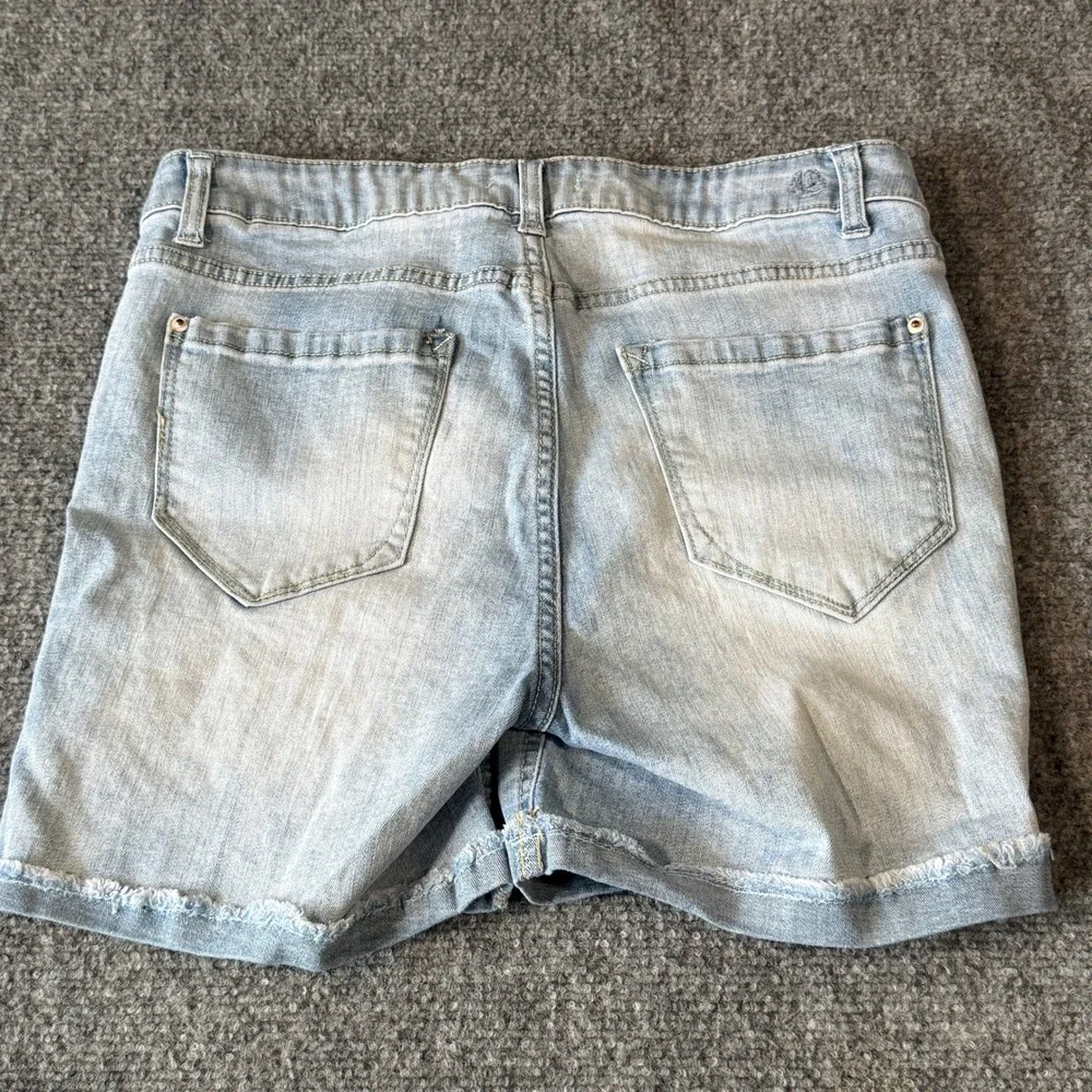 Kensie Jeans‎ Floral Embroidered Denim Shorts Light Wash Raw Hem Size 6/28
